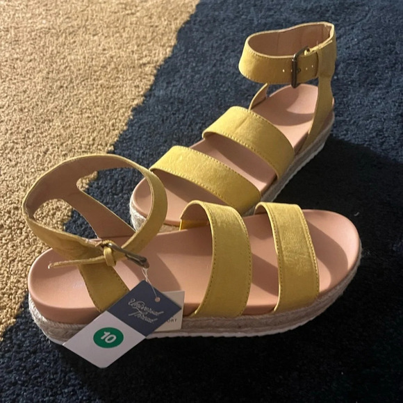 NWT Target Universal Thread Platform Sandals - Picture 1 of 4